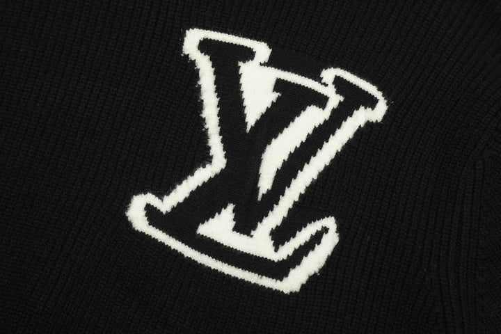 'LV' Knit - Nov - ell - fas - ion