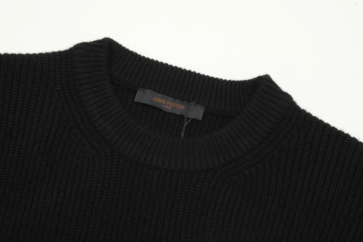 'LV' Knit - Nov - ell - fas - ion