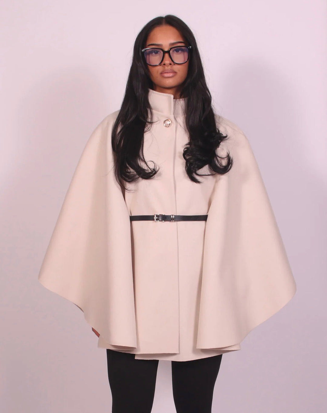 CLASSY CAPE CREAM - Nov - ell - fas - ion