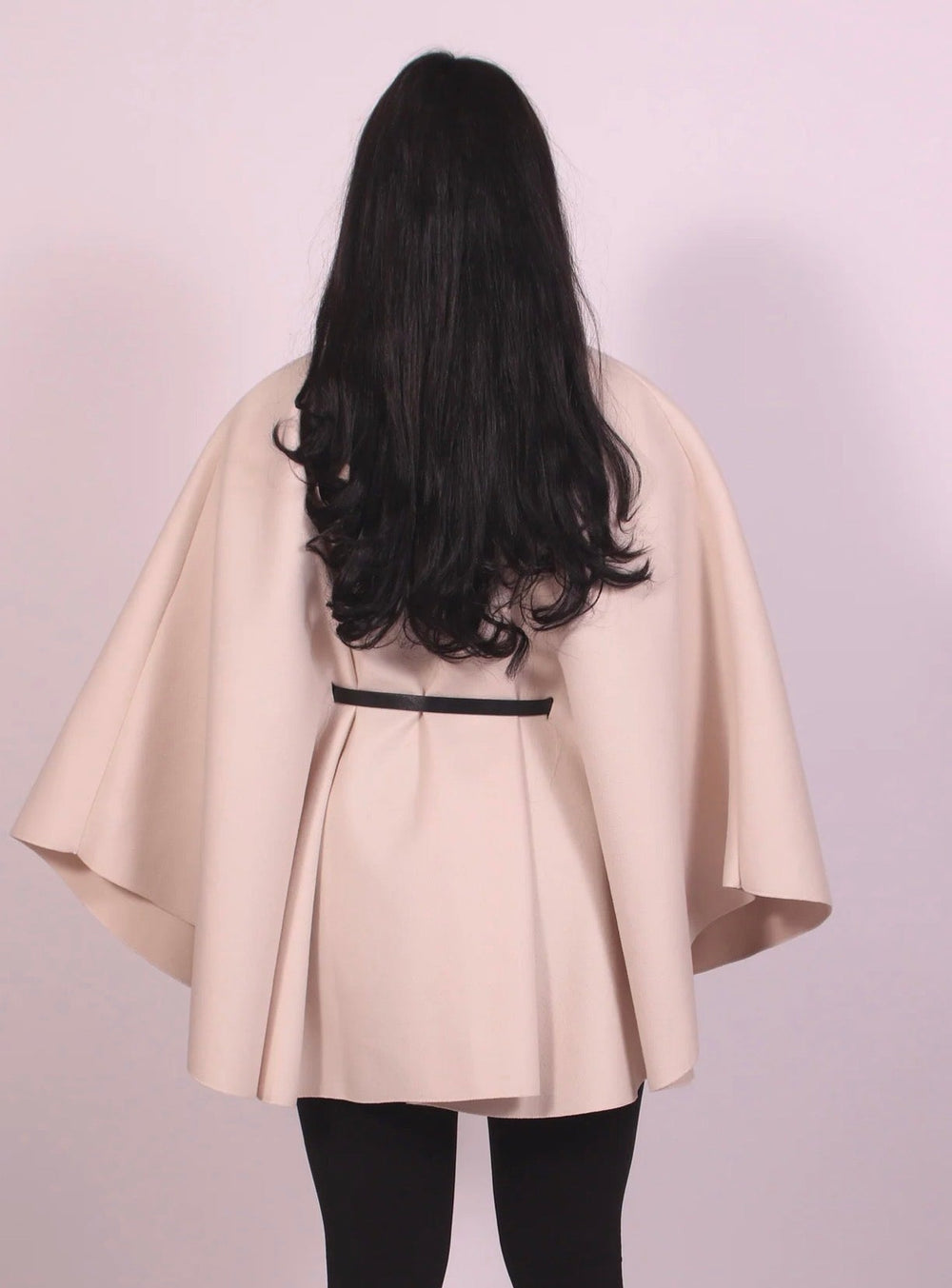 CLASSY CAPE CREAM - Nov - ell - fas - ion
