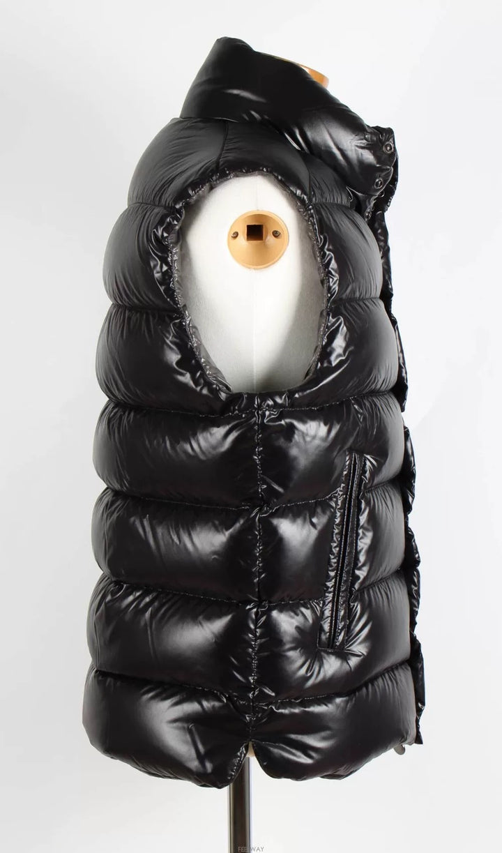 'M' Puffer Weste