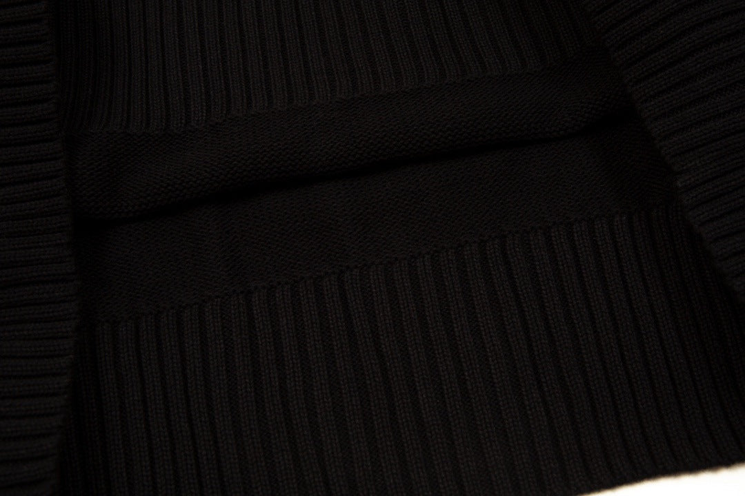 'Heart' - Sweater Black