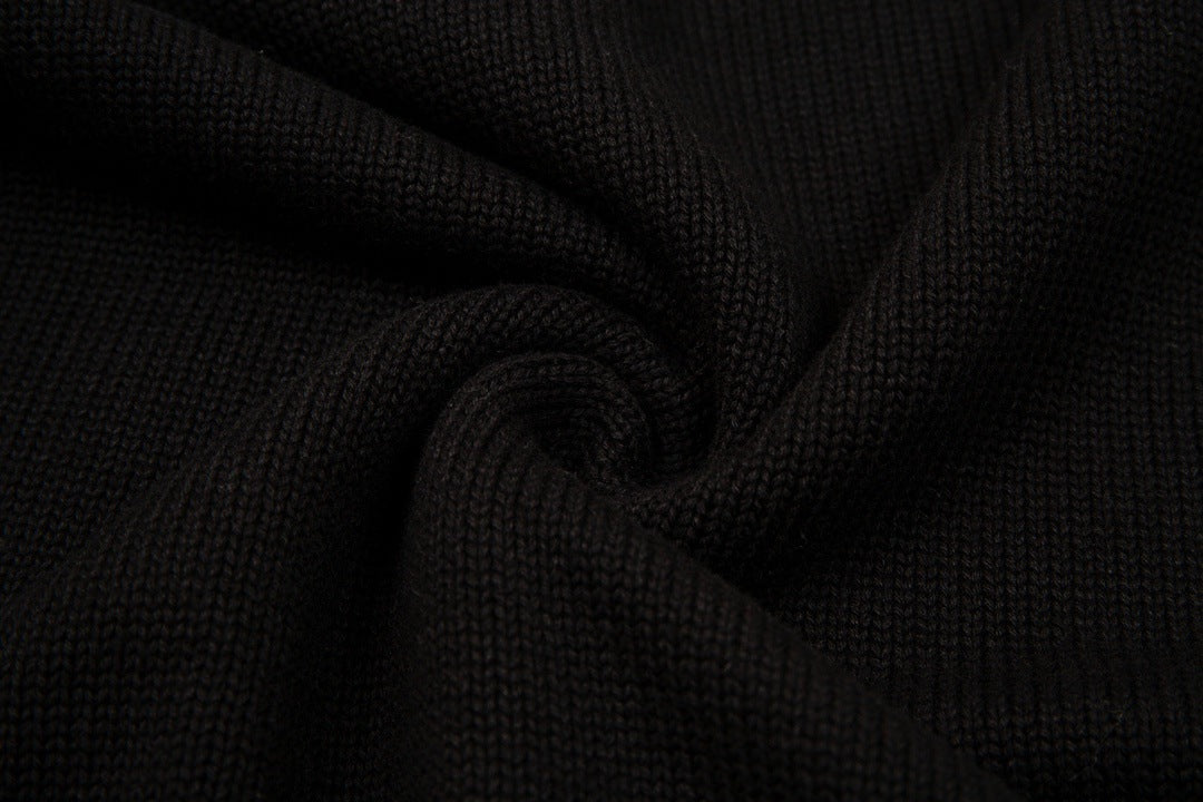 'Heart' - Sweater Black