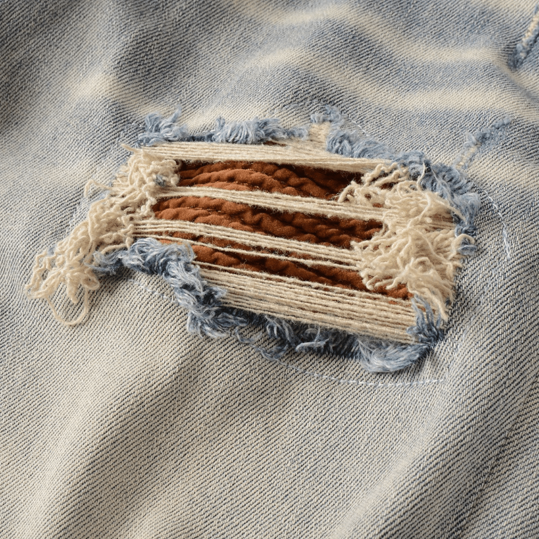 Amr Patch Distressed Jeans - Novell "Fashion"