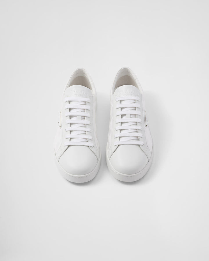 Sneaker aus Leder und Re-Nylon