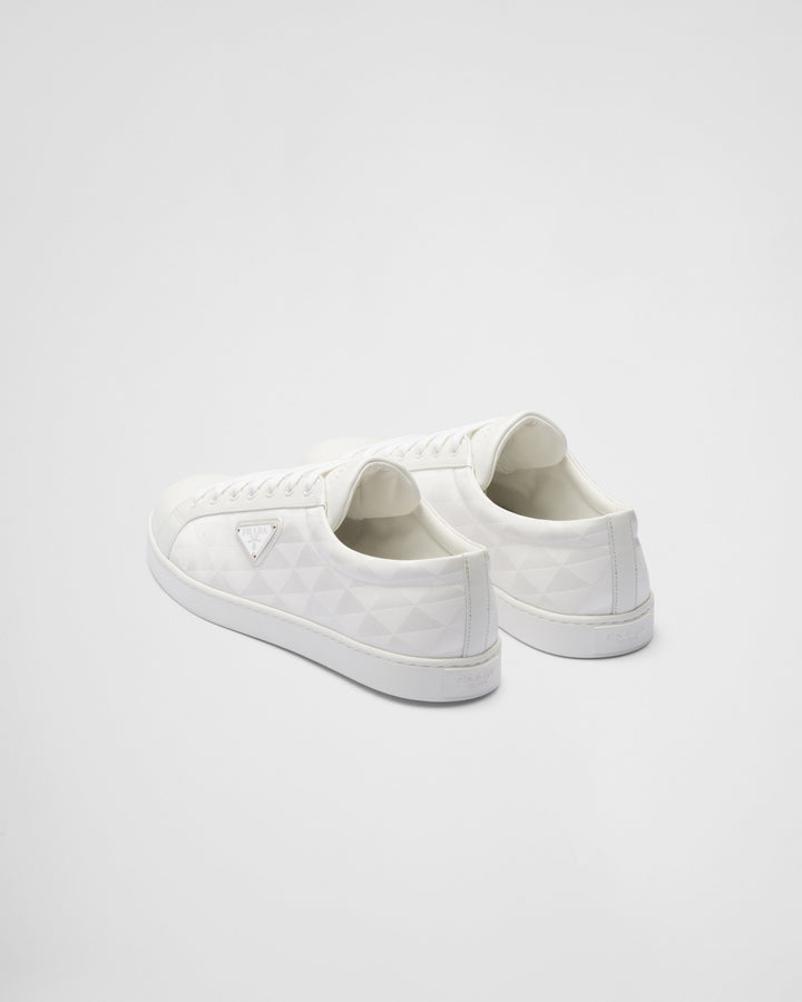 Sneaker aus Leder und Re-Nylon